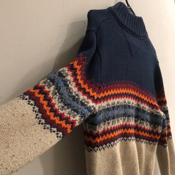 Dual-Tone Men’s Tommy Hilfiger Wool Blend Sweater - Picture 7 of 7